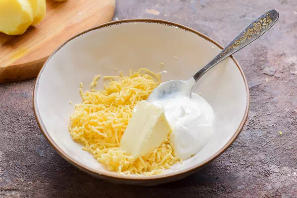картошка с сыром и чесноком в духовке рецепт фото 3